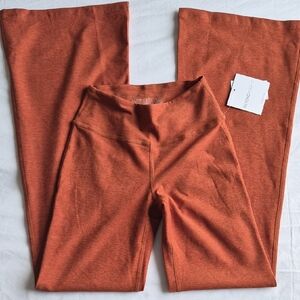 Beyond Yoga Warm Rust Flare Leggings NWT